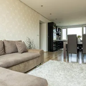  Apartman Martonfalvi Penthouse W Jacuzzi